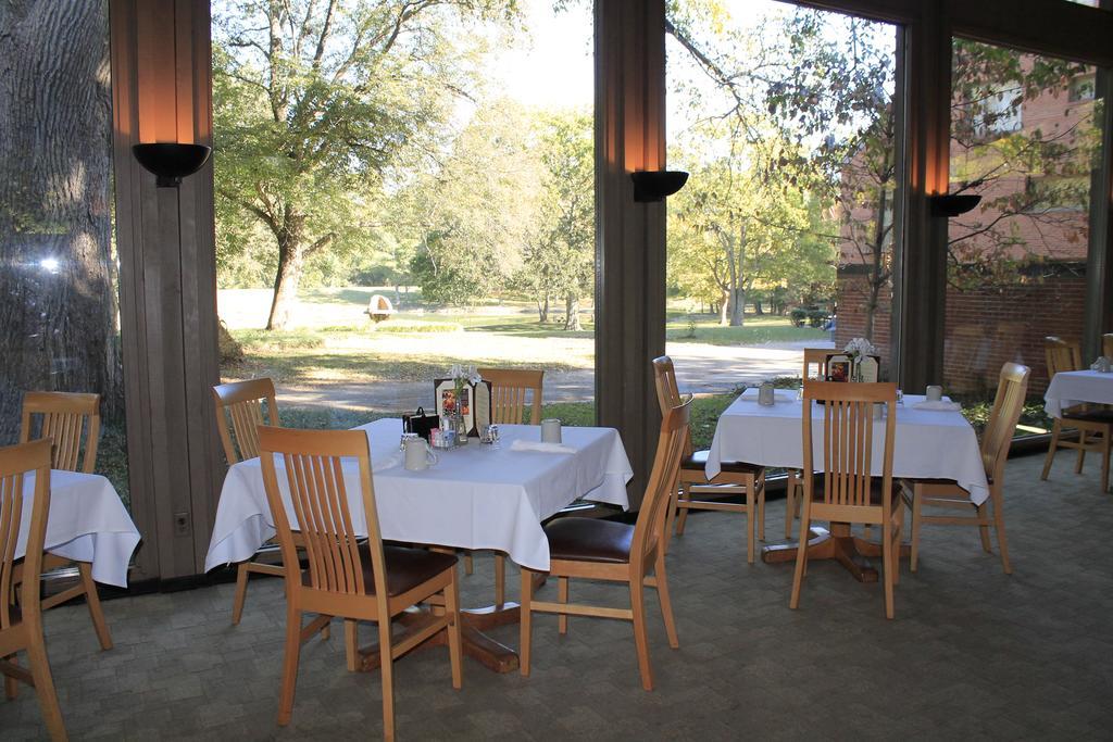 And Conference Center 3* New Harmony