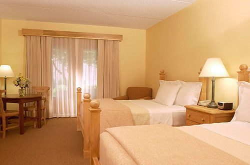 Hotel And Conference Center New Harmony